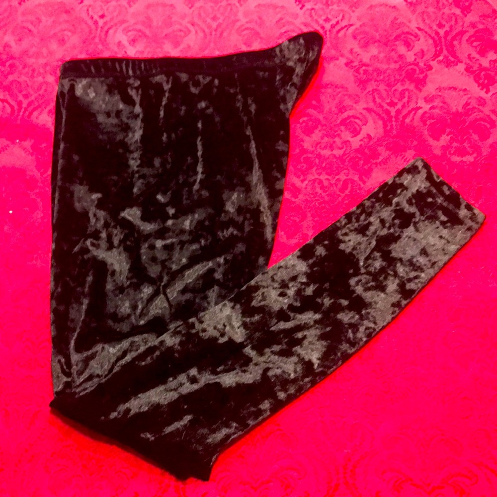 Like New Venus High Waisted Black Velvet Leggings